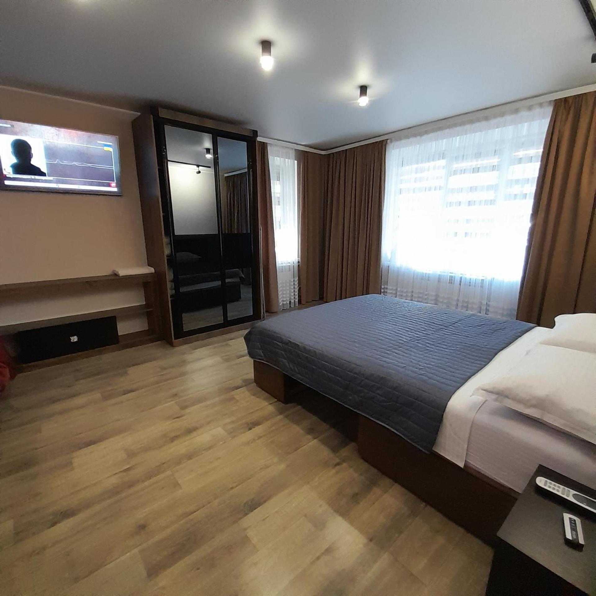 Lux Apartment In City Center Кременчук Екстер'єр фото